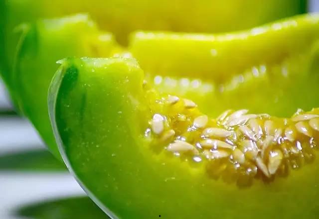 吃货主播吃水瓜,吃货主播挑战夏日消暑美食