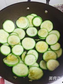 煎小瓜怎么吃,煎小瓜的多样美味吃法探索
